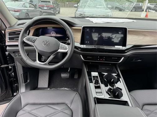 2025 Volkswagen Atlas 2.0T SE