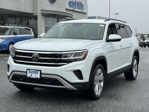 Pure White 2022 Volkswagen Atlas 3.6L SE w/Technology