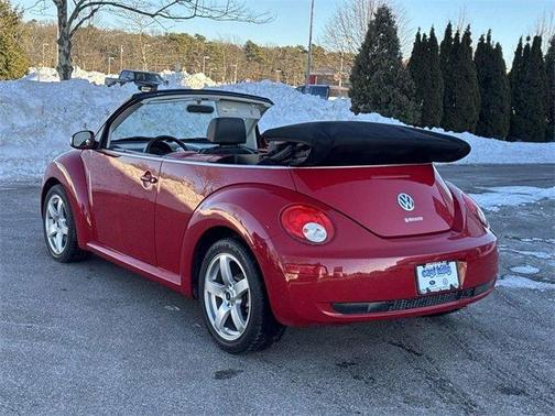 2009 Volkswagen New Beetle S