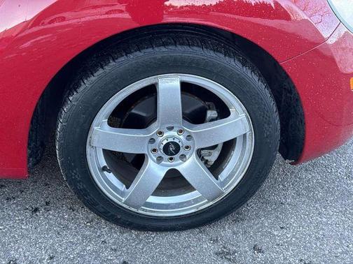 2009 Volkswagen New Beetle S