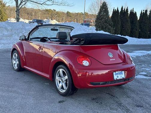 2009 Volkswagen New Beetle S