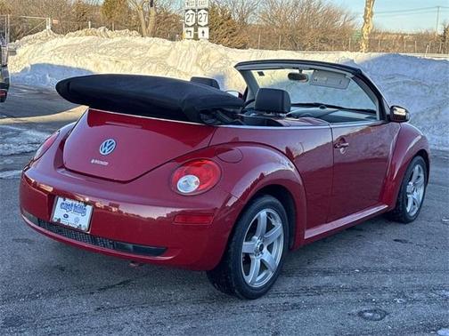 2009 Volkswagen New Beetle 