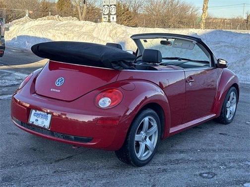2009 Volkswagen New Beetle S