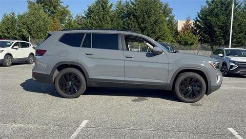 2025 Volkswagen Atlas 2.0T SE