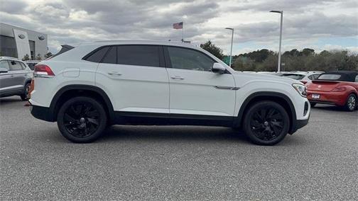 2025 Volkswagen Atlas Cross Sport 2.0T SE w/Technology