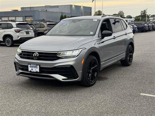 2023 Volkswagen Tiguan 2.0T SE R-Line Black