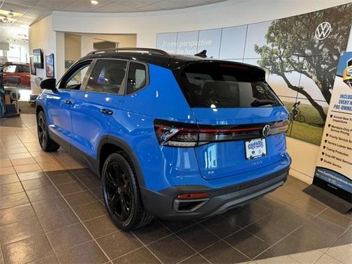 2025 Volkswagen Taos 1.5T SE Black