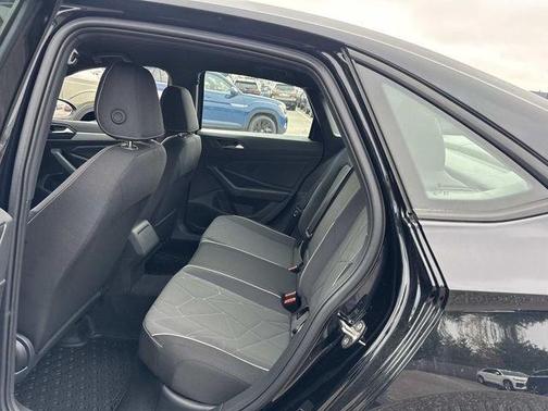 Deep Black Pearl Effect 2026 Volkswagen Jetta 1.5T Sport