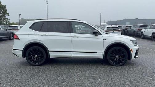 Pure White 2021 Volkswagen Tiguan 2.0T SE R-Line Black