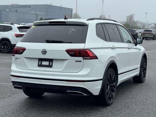 Pure White 2021 Volkswagen Tiguan 2.0T SE R-Line Black