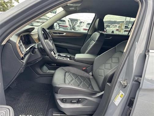 2025 Volkswagen Atlas 2.0T SE