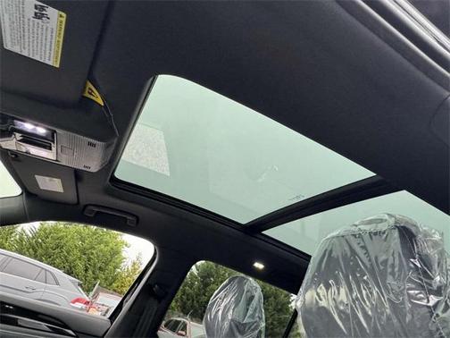 2025 Volkswagen Tiguan 2.0T SEL R-Line