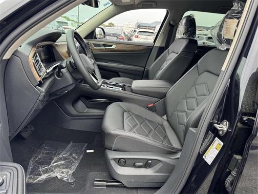 2025 Volkswagen Atlas 2.0T SE