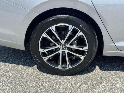 Pyrite Silver Metallic 2024 Volkswagen Jetta 1.5T Sport