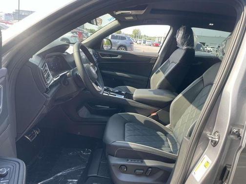 2024 Volkswagen Atlas Cross Sport 2.0T SEL Premium R-Line