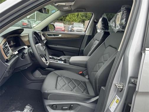 2025 Volkswagen Atlas 2.0T SE