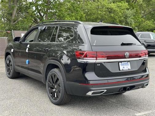 2025 Volkswagen Atlas 2.0T SE