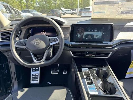2025 Volkswagen Atlas 2.0T SEL Premium R-Line