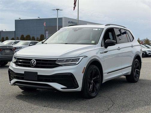 2023 Volkswagen Tiguan 2.0T SE R-Line Black