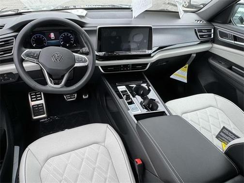 2025 Volkswagen Atlas Cross Sport 2.0T SEL Premium R-Line