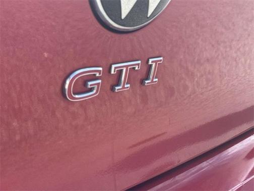 2022 Volkswagen Golf GTI 2.0T SE