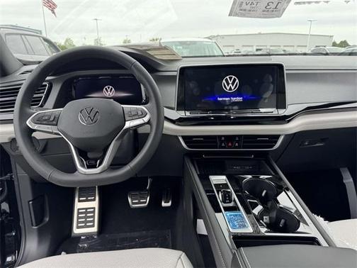2025 Volkswagen Atlas Cross Sport 2.0T SEL Premium R-Line