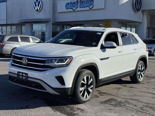 Pure White 2022 Volkswagen Atlas Cross Sport 2.0T SE