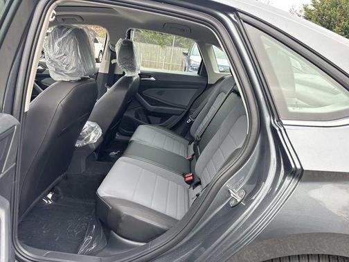 Platinum Gray Metallic 2026 Volkswagen Jetta 1.5T SE