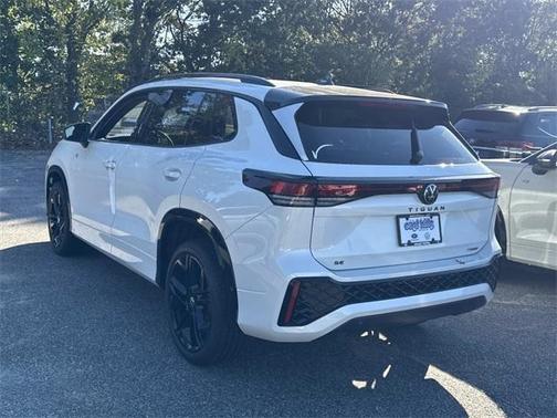 2025 Volkswagen Tiguan 2.0T SE R-Line Black
