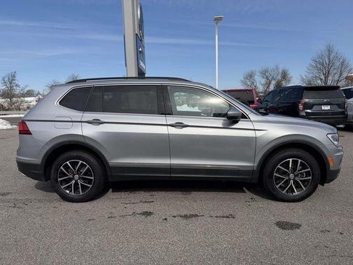 Pyrite Silver Metallic 2021 Volkswagen Tiguan 2.0T SE