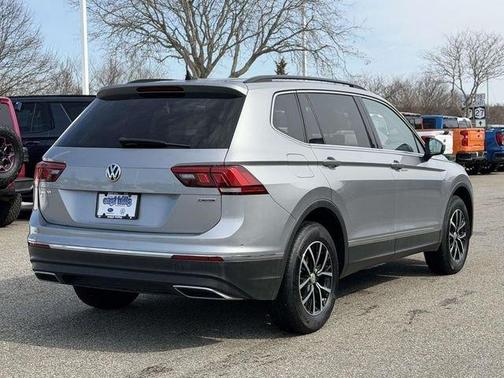 Pyrite Silver Metallic 2021 Volkswagen Tiguan 2.0T SE