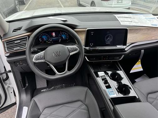 2025 Volkswagen Atlas 2.0T SE
