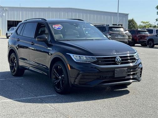 2023 Volkswagen Tiguan 2.0T SE R-Line Black