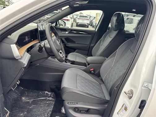 2025 Volkswagen Tiguan 2.0T SEL R-Line
