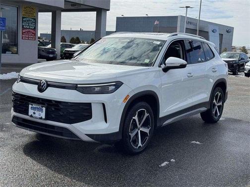 2025 Volkswagen Tiguan 2.0T SE