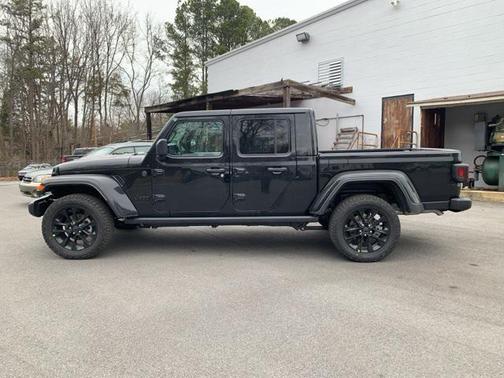 2025 Jeep Gladiator Nighthawk