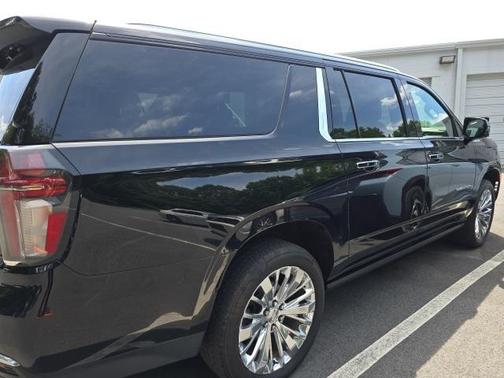2021 Chevrolet Suburban 4WD High Country
