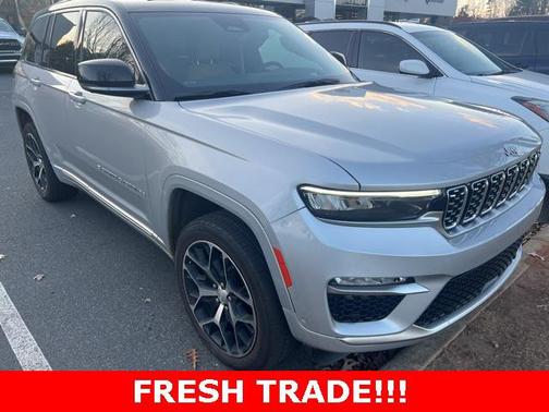 2022 Jeep Grand Cherokee Summit