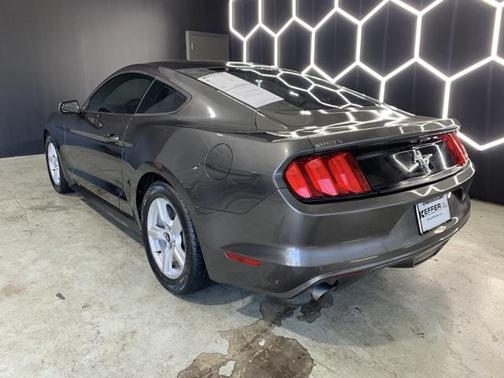 2016 Ford Mustang V6