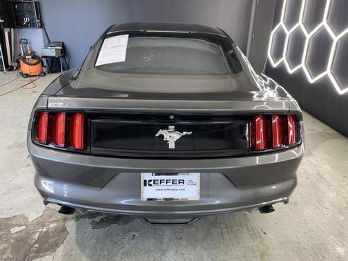 2016 Ford Mustang V6