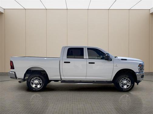 2025 RAM 2500 Tradesman Crew Cab 4x4 6'4' Box