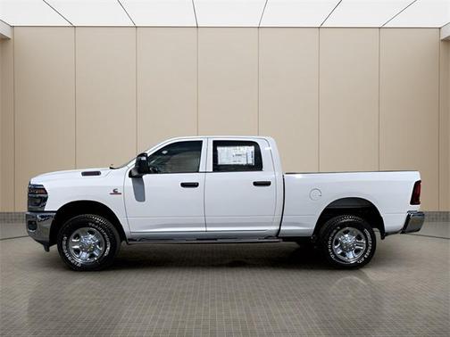 2025 RAM 2500 Tradesman Crew Cab 4x4 6'4' Box