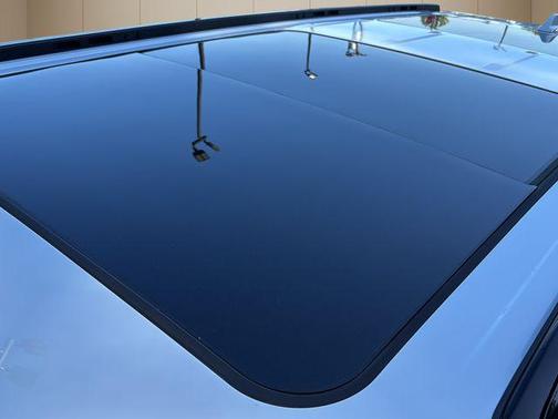 Bright White Clearcoat 2022 Jeep Wagoneer Series III Carbide 4x4