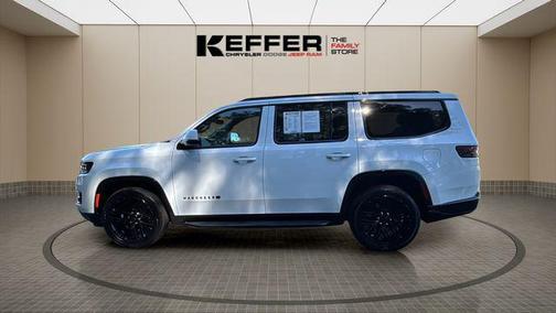 Bright White Clearcoat 2022 Jeep Wagoneer Series III Carbide 4x4