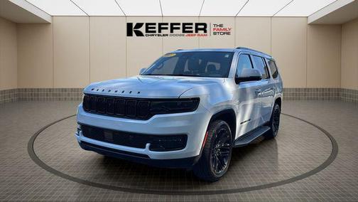 Bright White Clearcoat 2022 Jeep Wagoneer Series III Carbide 4x4