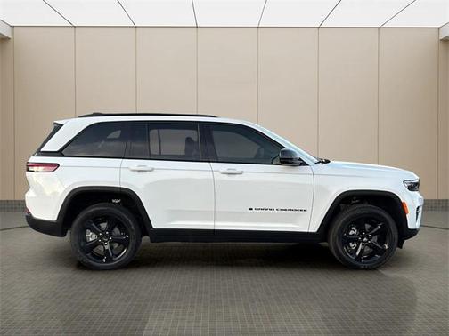 2025 Jeep Grand Cherokee Altitude