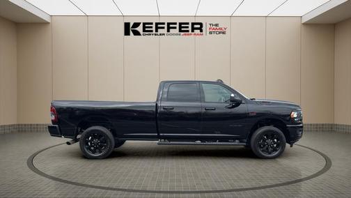 2022 RAM 3500 Big Horn Crew Cab 4x4 8' Box