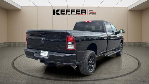 2022 RAM 3500 Big Horn Crew Cab 4x4 8' Box