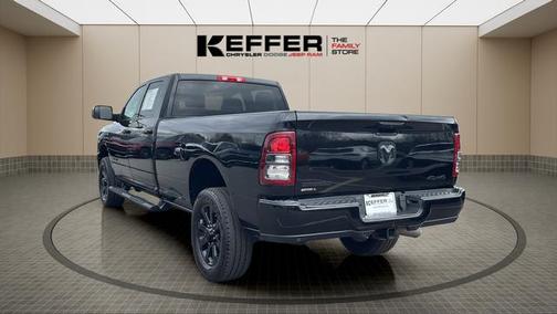 2022 RAM 3500 Big Horn Crew Cab 4x4 8' Box