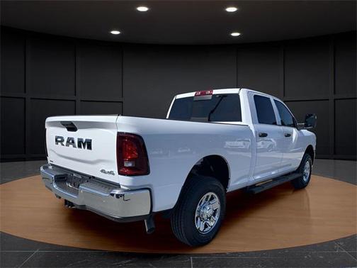 2025 RAM 2500 Tradesman Crew Cab 4x4 6'4' Box